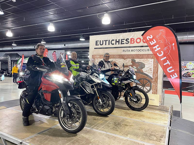 ruta en moto eutiches en grupo